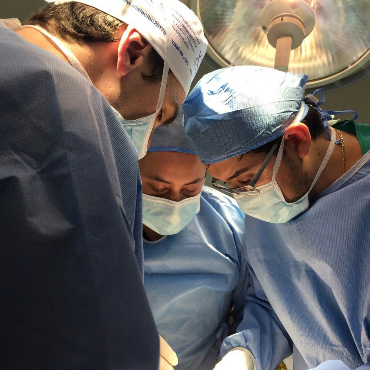 Dr. Daniel Mena cirujano maxilofacial